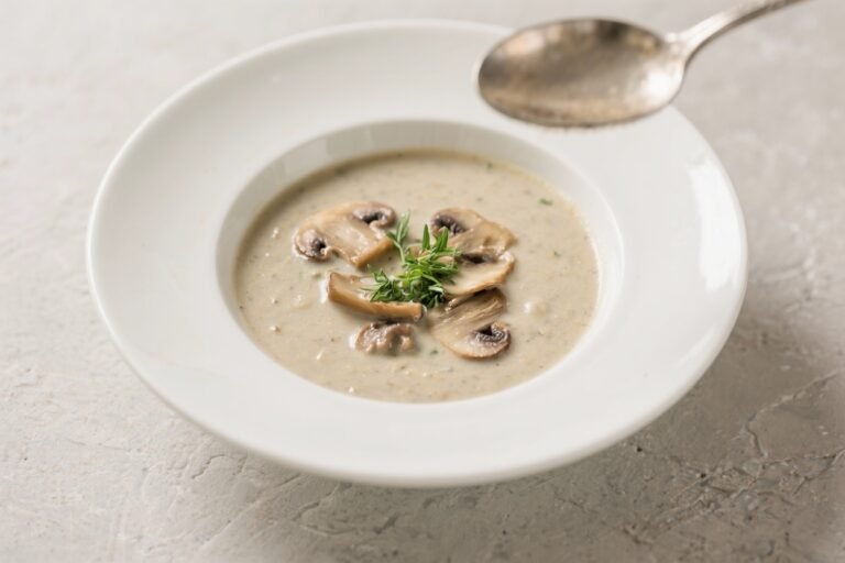 Creamy Mushroom Soup With Herbs – Cozy, Comforting, and Simple